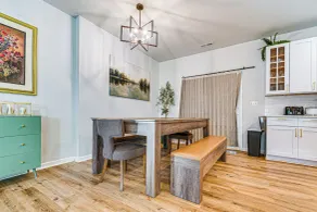 Artists Retreat w/ Deck! 5 Mi to Dtwn Durham - Interior