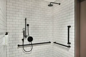 Moxy Charlotte Downtown - Bathroom