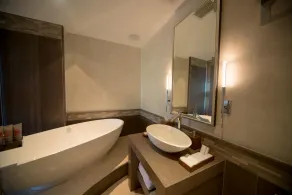 Royal Blues Hotel - Badezimmer