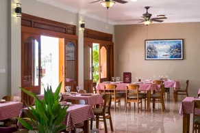 Riviera Hotel & Resort Kep - Restaurant