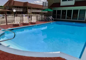 Quality Inn Little Creek - Piscina
