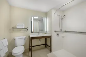 Best Western Plus York Hotel and Conference Center - Salle de bain