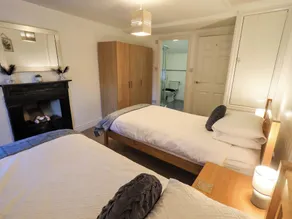 21 Entry Lane - Room