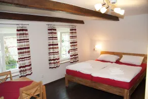 Habitación en casa de familia con jardín y barbacoa | Vistas al jardín - Habitación