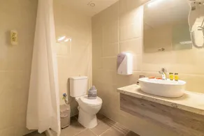 Asterion Luxury Studios Airport - Badezimmer