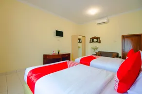 RedDoorz Syariah near Alun Alun Wonosari - Room