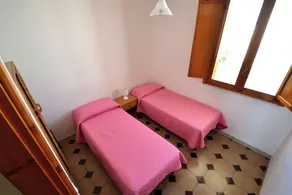 Air-conditioned Yoko Holiday Home for 5 Guests - Camera