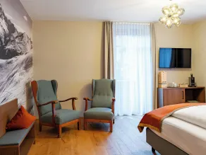 GRETI - Alpine Boutique Hotel mit Alpentherme Eintritt, reichhaltigem Frühstück, Sauna - Værelse