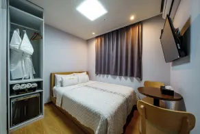 Hongdae Sinchon Theme Motel - Room
