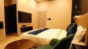 Aquila Grand Suites - Noida Sector 136 - Bathroom