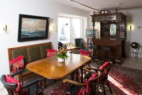 Hotel Seeschwalbe - Lobby sitting area