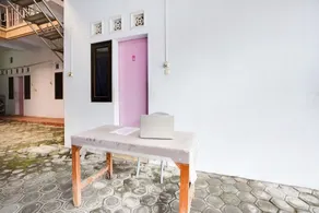 OYO Life 91626 Rr Kost Putri Syariah - Rezeption