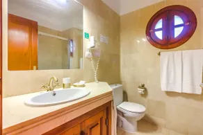 Klayman Olivina Aparthotel - Bathroom