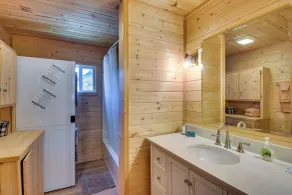 Cozy Dillard Cabin w/ Mountain Views & Pool Access - Innvendig