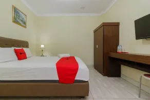 RedDoorz @ Malalayang 2 Manado - Room
