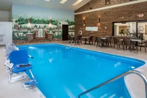 Quality Inn & Suites Zanesville City Center - Piscine