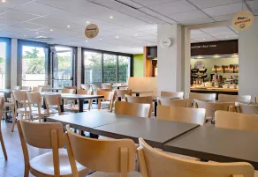 B&B HOTEL Nîmes Ville Active, parking sécurisé gratuit - Restaurant