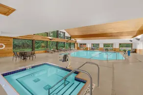 Holiday Inn Express & Suites Hayward by IHG - Pool