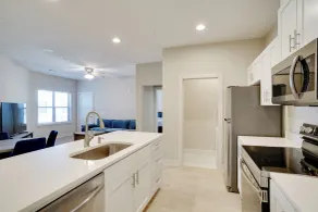 Pool Access, 1 Mi to Shops & Eats: Crowley Rental - Innvendig