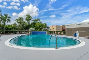 Comfort Inn & Suites St Pete - Clearwater International Airport - Piscine