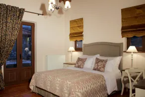 Nefeles Mainalon Luxury Residences & Lounge - Rom