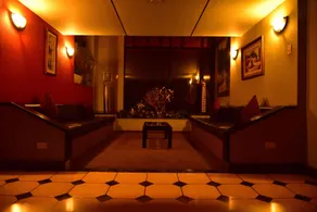 Holiday Suites - Lobby sitting area