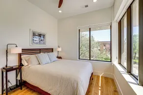 Downtown Grand Haven Condo - Walk to Boardwalk! - Intérieur