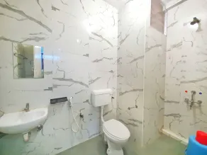 SM MANSION near Harbour & High court - Bathroom