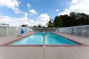 Days Inn by Wyndham Lamont/Monticello - Pool