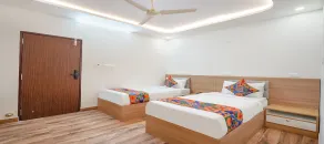 FabHotel Vasatiya Hotel & Suites - Quarto