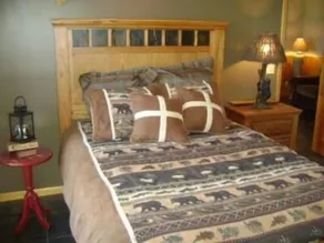 Cozy Digs Lake Lodge w/ 2 Decks, Game Room, Private Dock & Boat Slip - Værelse
