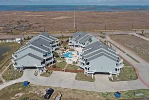 Oceanfront Texas Condo w/ Pool: Pets Stay Free - Innvendig
