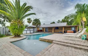 Spacious Micanopy Farmhouse w/ Luxurious Pool! - Pool