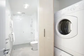 St Kilda Central Apartment Hotel - Bathroom