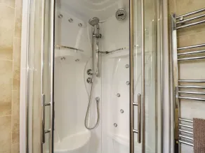 Greenacres - Bathroom