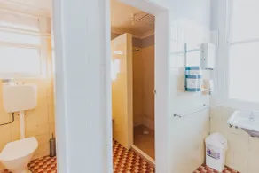 Duke of Wellington Hotel - Bathroom