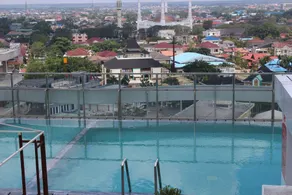 HARRIS Hotel Pontianak - Pool