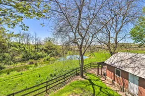 Mifflinburg Farmhouse w/ Deck: Family Friendly! - Innvendig