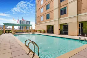 Embassy Suites by Hilton Houston Downtown Convention Center - Piscine