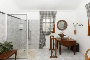 Royston Hall Historical Guesthouse - Badezimmer