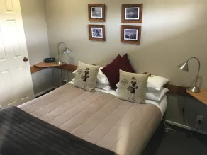 Lakefront Lodge - Chambre