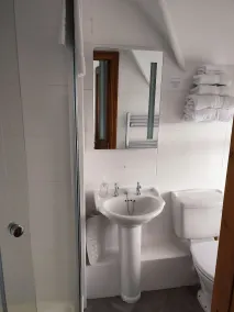 Anton Guest House Bed and Breakfast - Bathroom