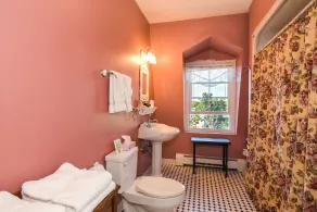 Payne's Harbor View Inn - Baño