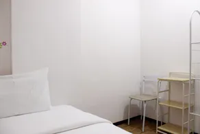 Spacious and Well Appointed 2BR @ Gateway Pasteur Apartment - Zimmer