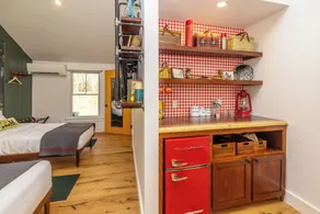 Camp DeForest - Habitación