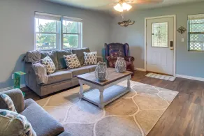 Cookson Vacation Rental w/ Spacious Yard & Porch! - Innvendig