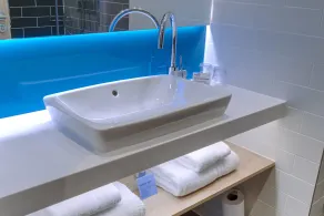 Holiday Inn Express - Fleet by IHG - Bathroom
