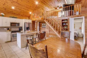 Greers Ferry Home w/ Fire Pit Near Shiloh Marina! - Innvendig