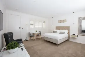 Newington Apartments - Apt 1 Twin Queen, New! - Room