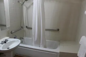 Rock Harbor Resort and Motel - Badezimmer